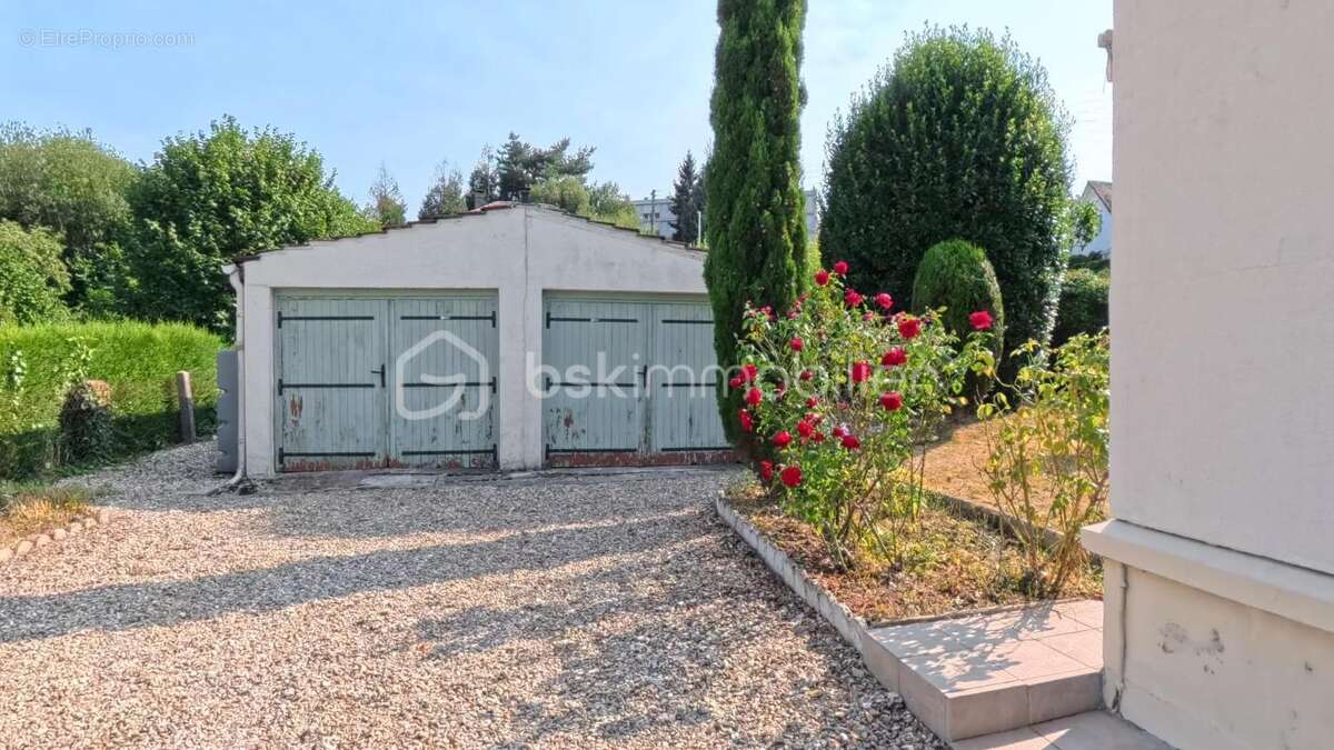 Maison 84 m2. Plain-pied de charme avec Jardin Arboré & Double Garage - photo 3