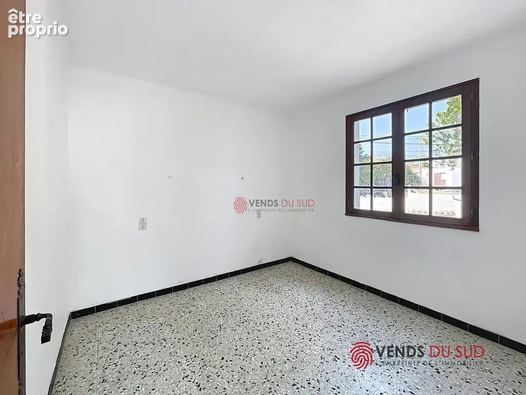 Maison plain pied - deux garages - jardin arbore terrasse - photo 6