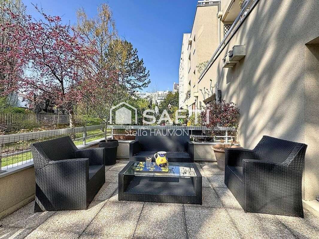 Photo 2 - Appartement à COURBEVOIE