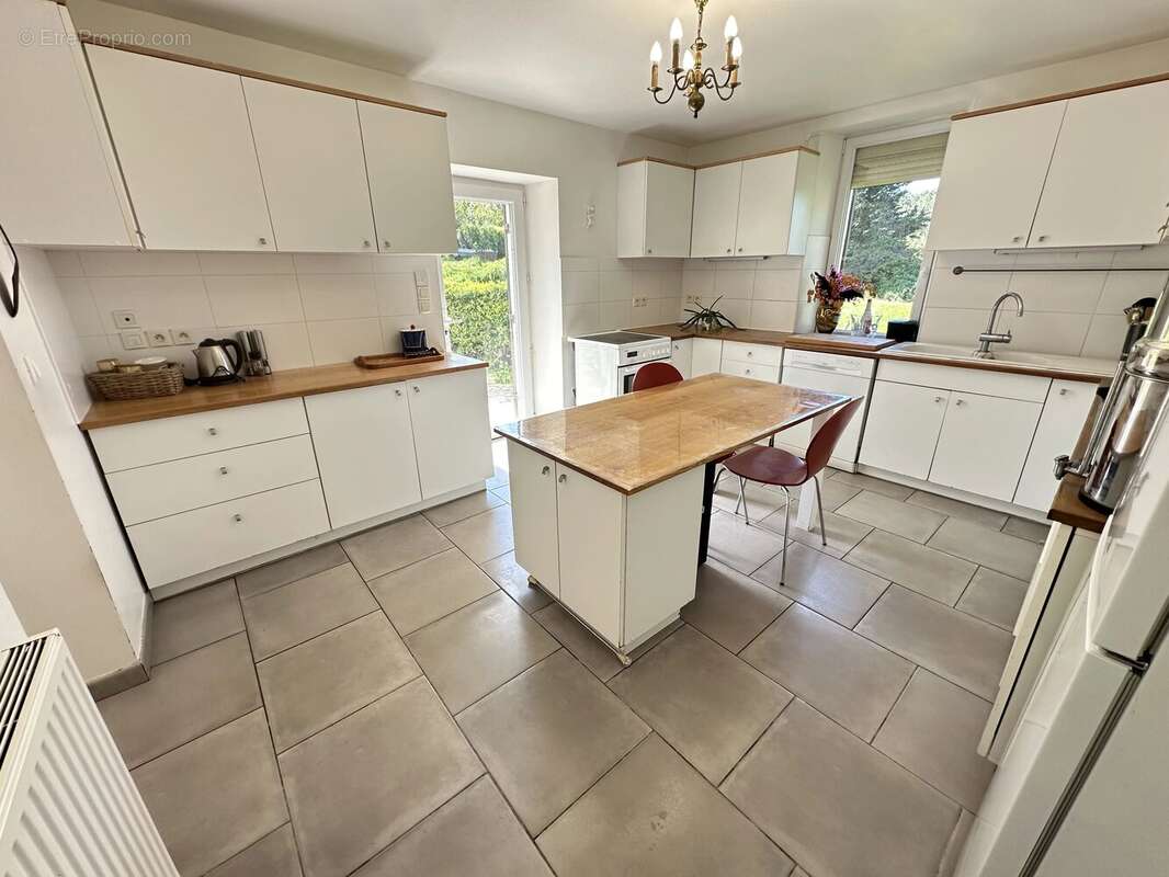 Maison à SAINT-ASTIER