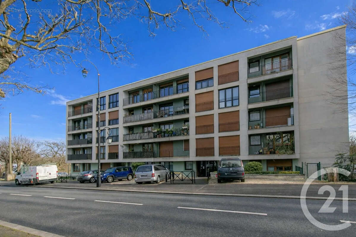 Appartement à SAINT-MAUR-DES-FOSSES