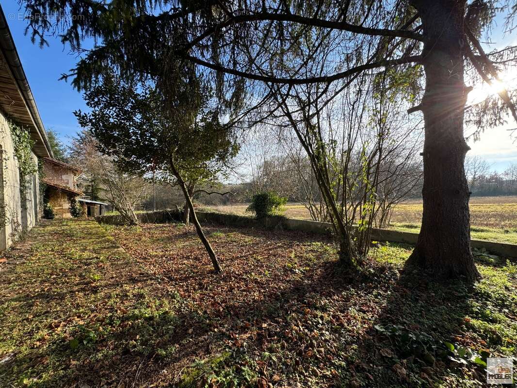 Maison 172 m² à Brossac  - photo 41