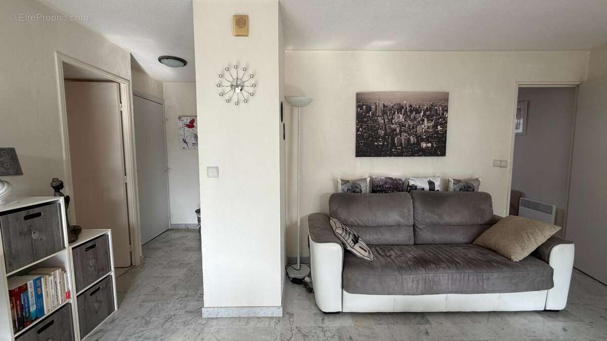 2 pièces avec garage parking et cave à vendre SAINT RAPHAEL (83) - photo 4