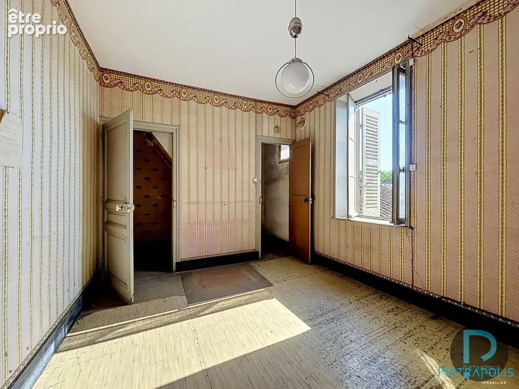Appartement 256 m² à Pont-De-Veyle  - photo 9