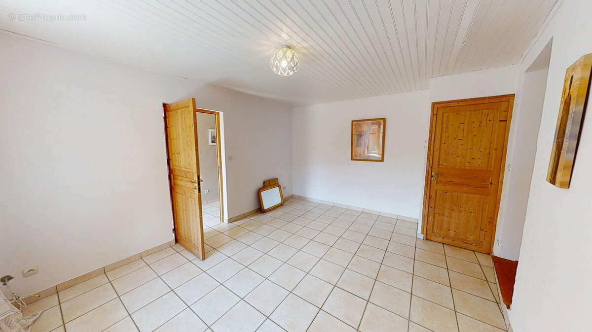 Maison à SAINT-HILAIRE-CUSSON-LA-VALMITTE