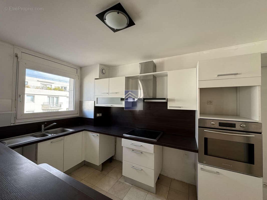 Appartement à COURBEVOIE