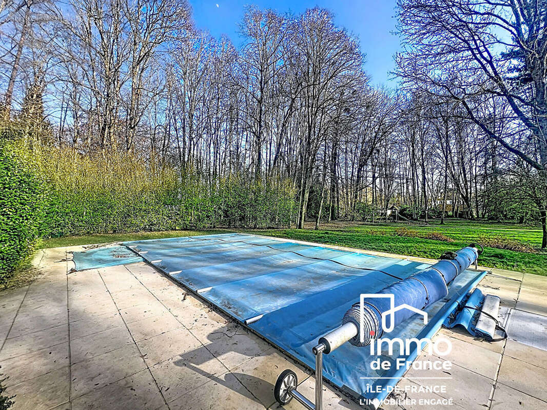 À 5 minutes de Chartres - Propriété familiale d'exception avec piscine chauffée et parc paysagé - photo 18
