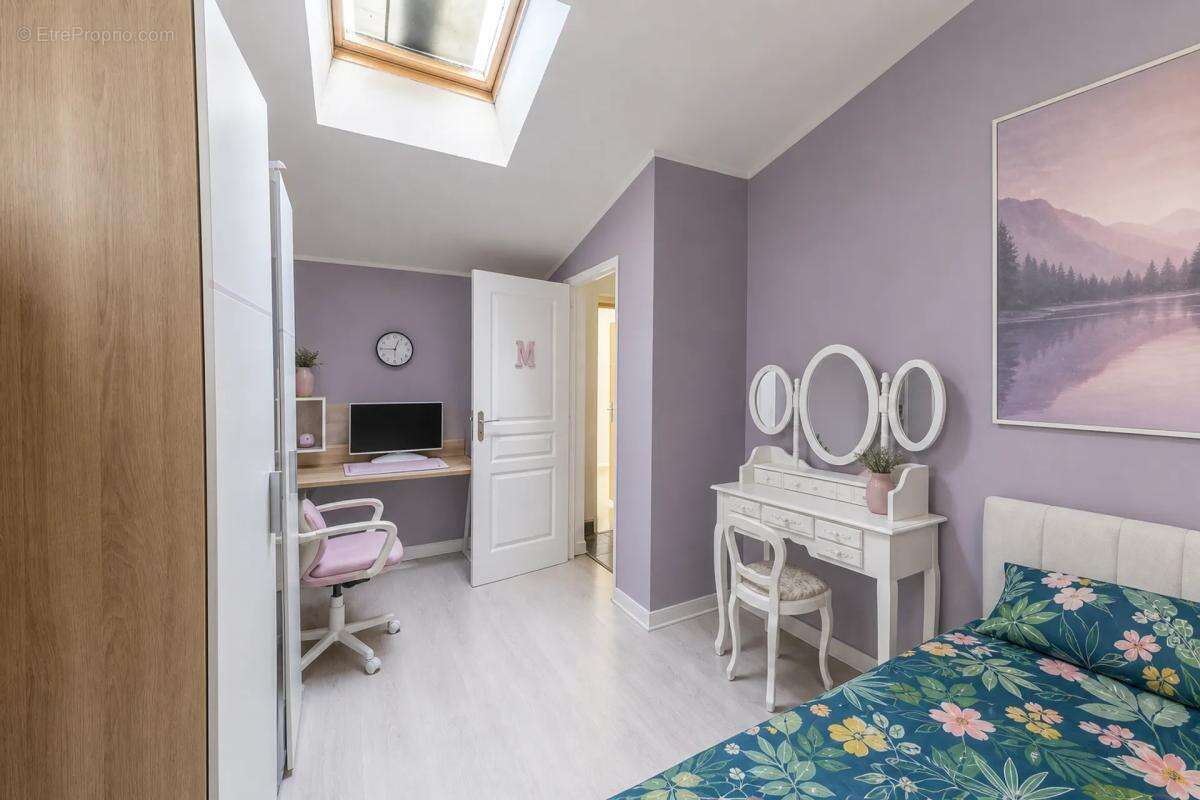 BONDY - Maison familiale 5 pièces avec jardin avec dépendance - photo 3
