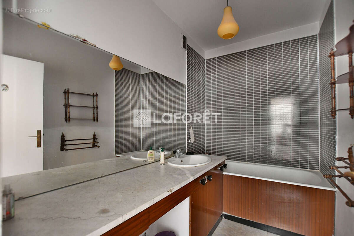 Appartement à LA CELLE-SAINT-CLOUD