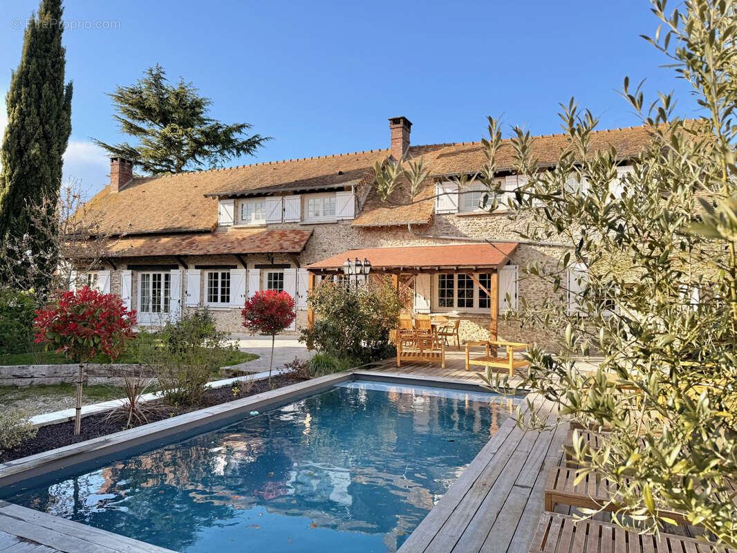 Maison à HOUDAN