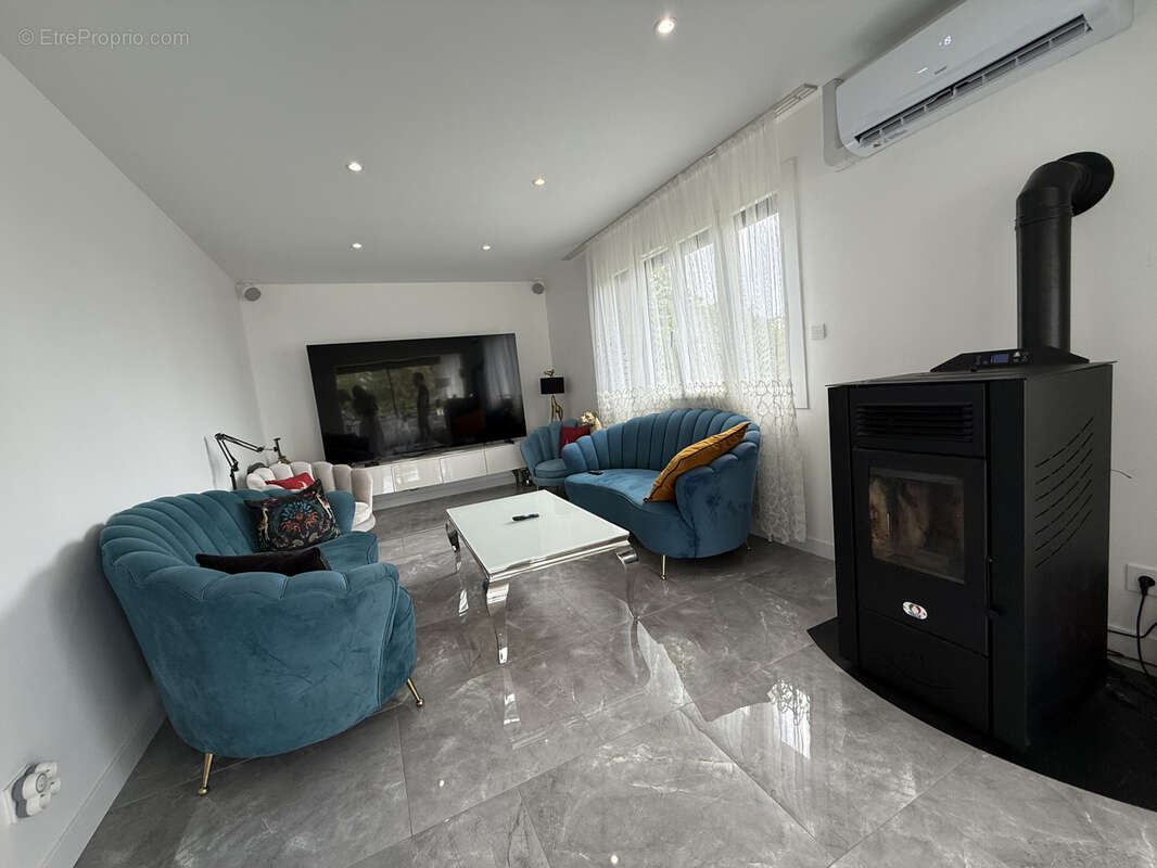 Maison entierement renovee avec gout / quartier calme - photo 5