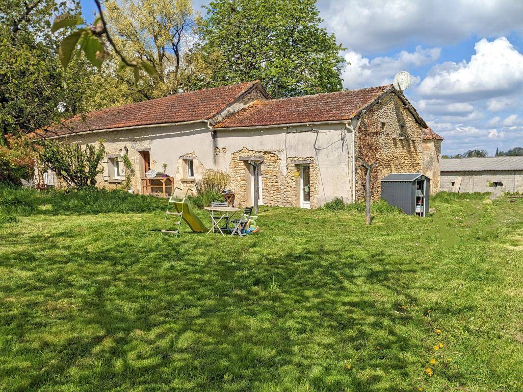 Maison à SAINTE-ALVERE