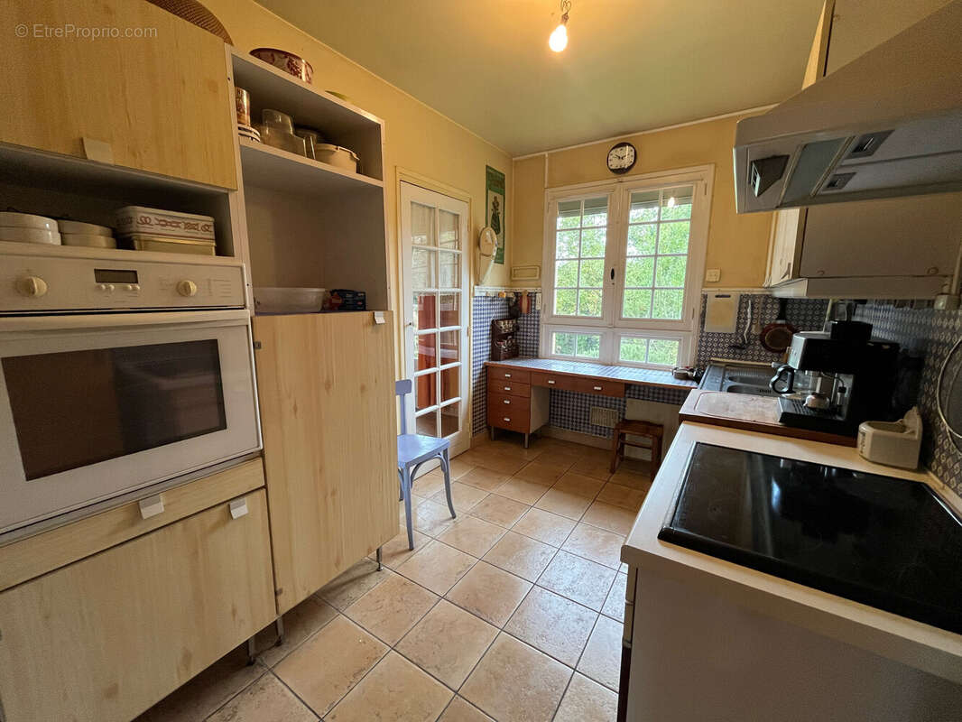 Maison à LES CLAYES-SOUS-BOIS