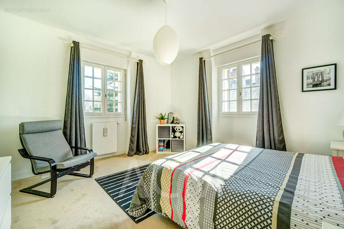 Maison à MAISONS-LAFFITTE