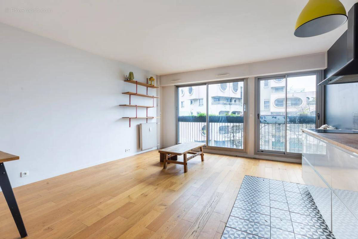 Appartement à PARIS-19E