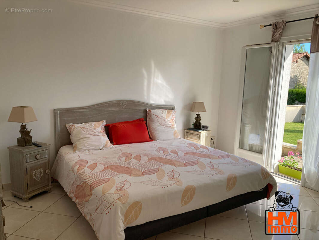 Maison à SAINT-JUST-LE-MARTEL