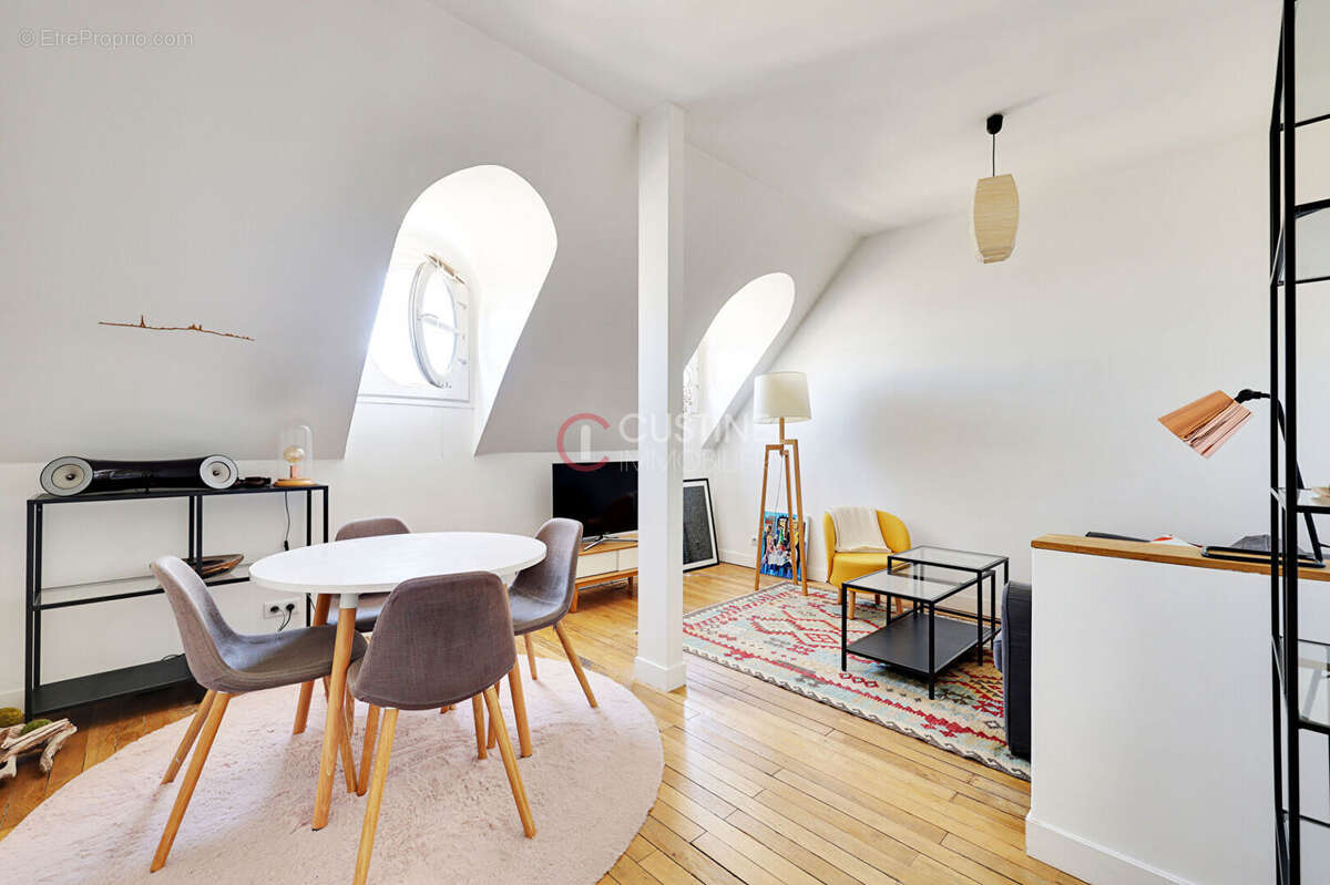 Plaine monceau  -dernier etage - excellent etat - photo 2