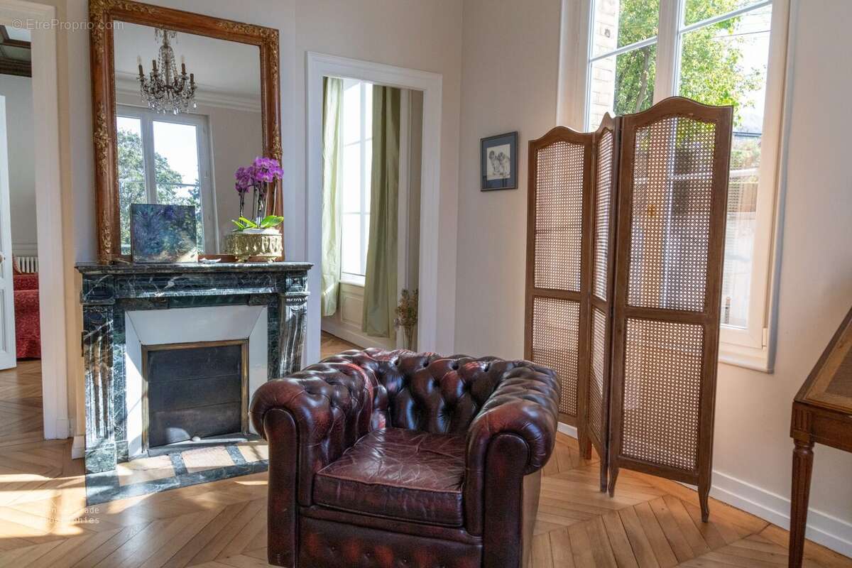 Salon  - Maison à PONT-L&#039;EVEQUE