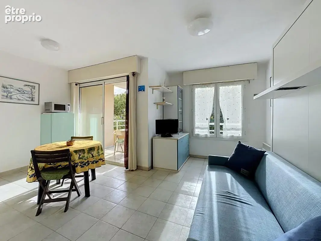 Studio + parking + Cave - À Vendre - Fréjus Plage - photo 6