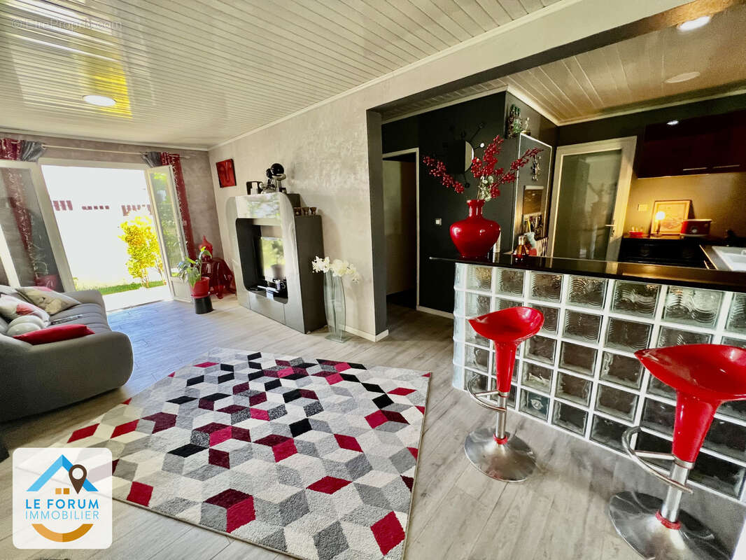 Saint joseph 97480 - villa de plain pied - en parfait etat - beaux volumes - proche des commodites - photo 3