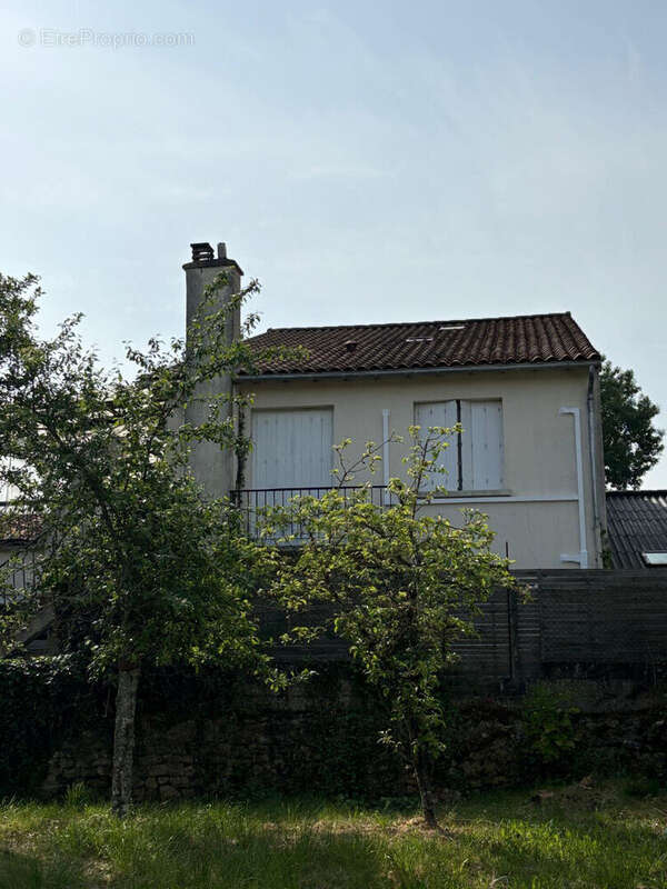 Appartement à VOUNEUIL-SOUS-BIARD