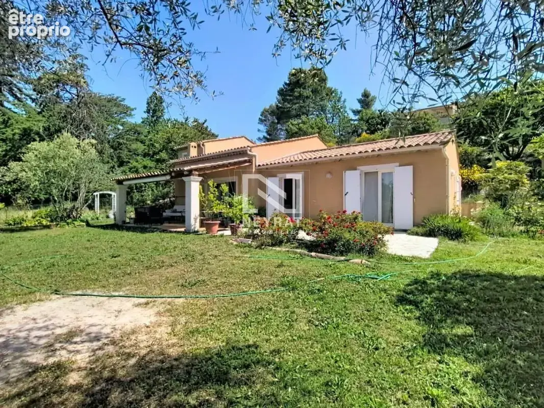 Maison à TOURRETTES