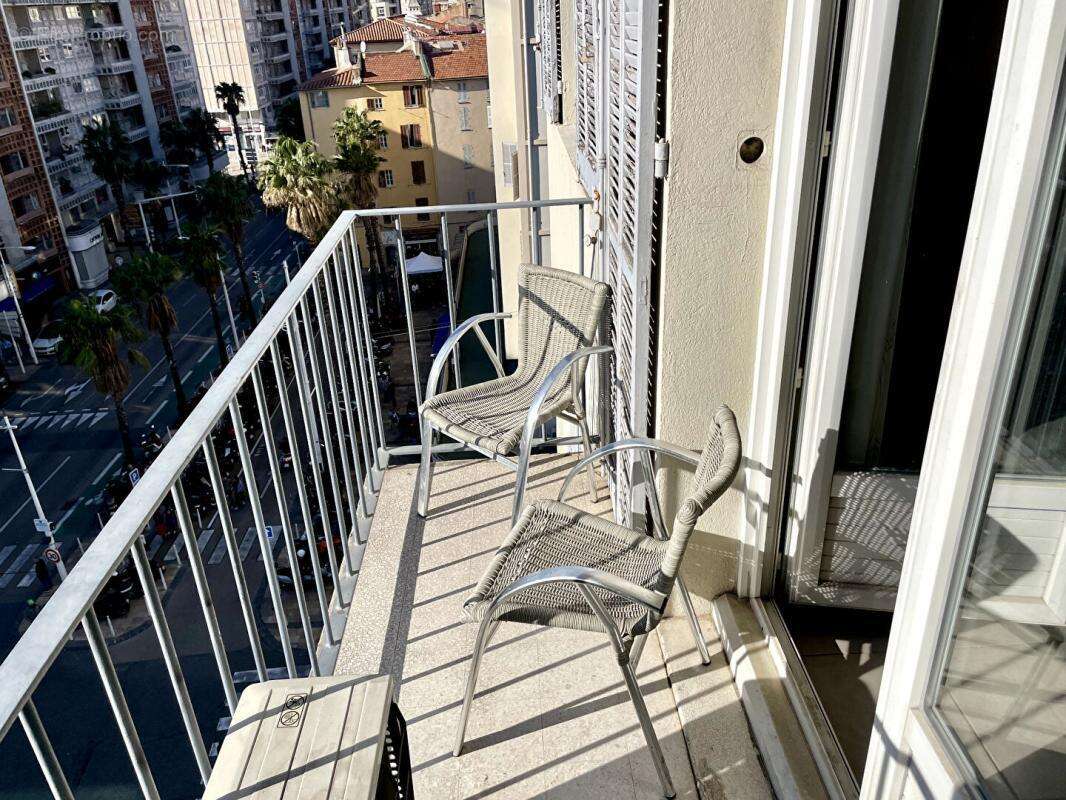 Appartement 53 m²  avec balcon - Le Port-Mayol - Toulon (83000) - photo 3