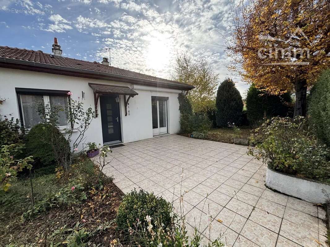 Maison à L&#039;ETRAT