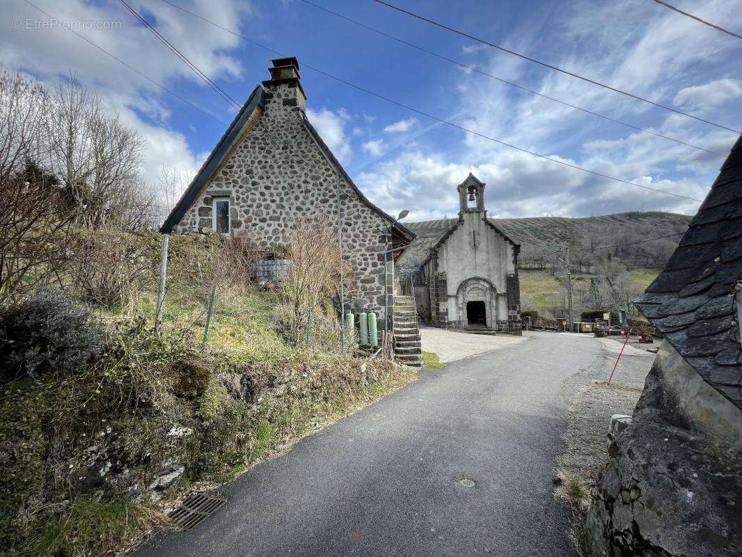 Maison à THIEZAC