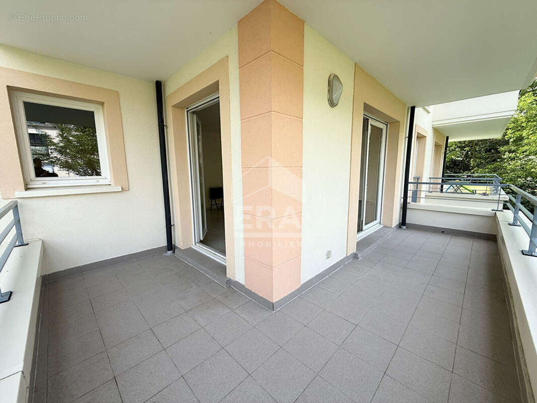 Appartement à EMERAINVILLE