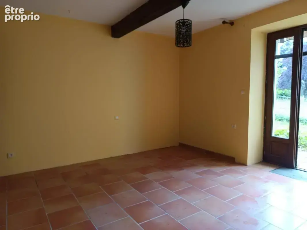 Propriété d'Exception : 2 Maisons, 450 m² de Dépendances et 6 Hectares de Terres - photo 12