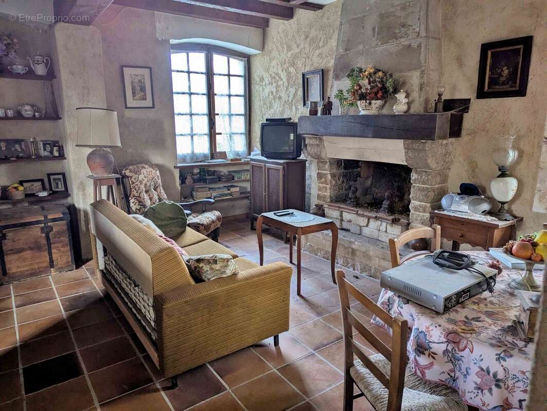 Maison à SEMENTRON