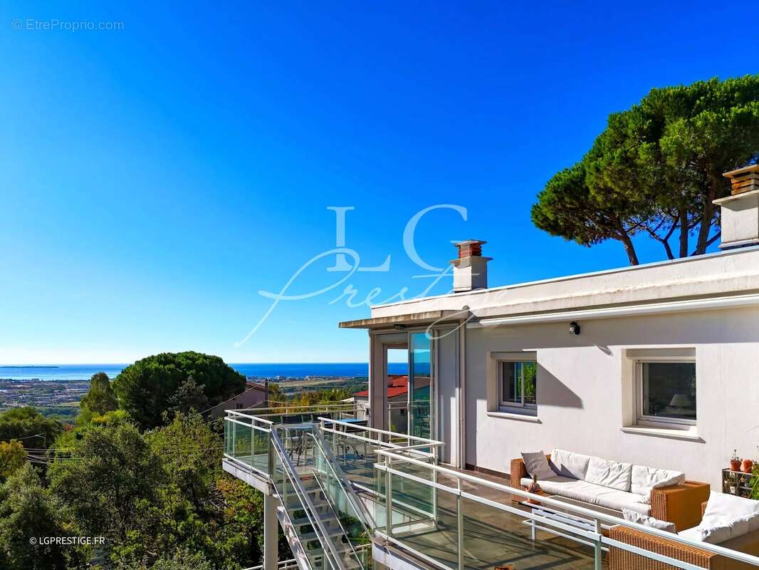 Maison à MANDELIEU-LA-NAPOULE