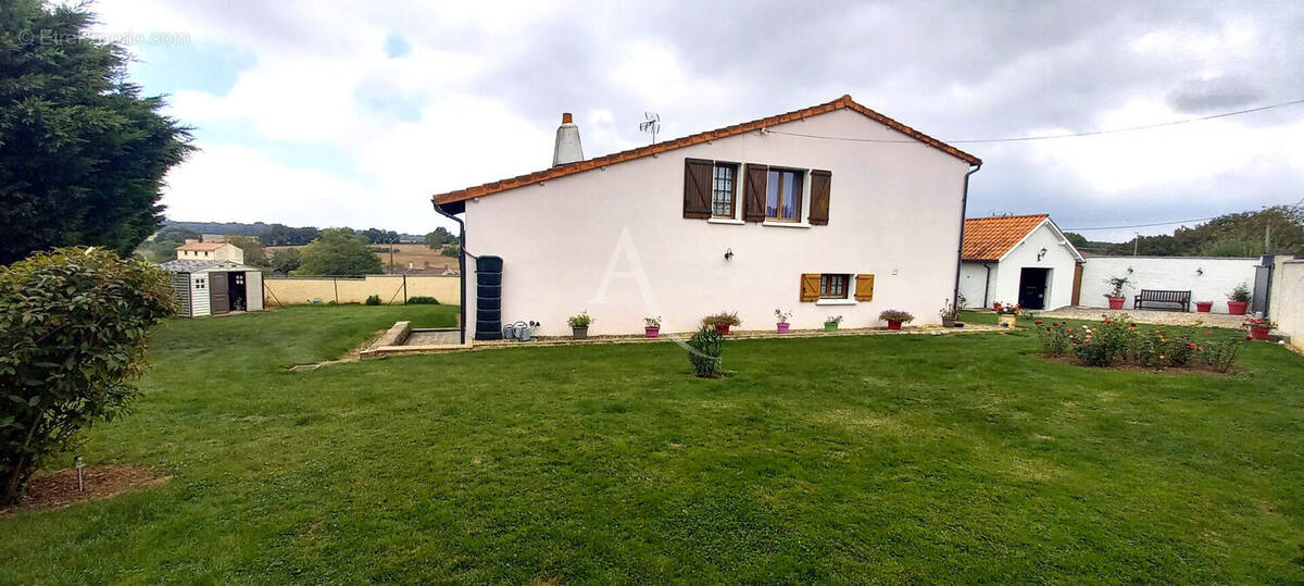 Maison à ITEUIL