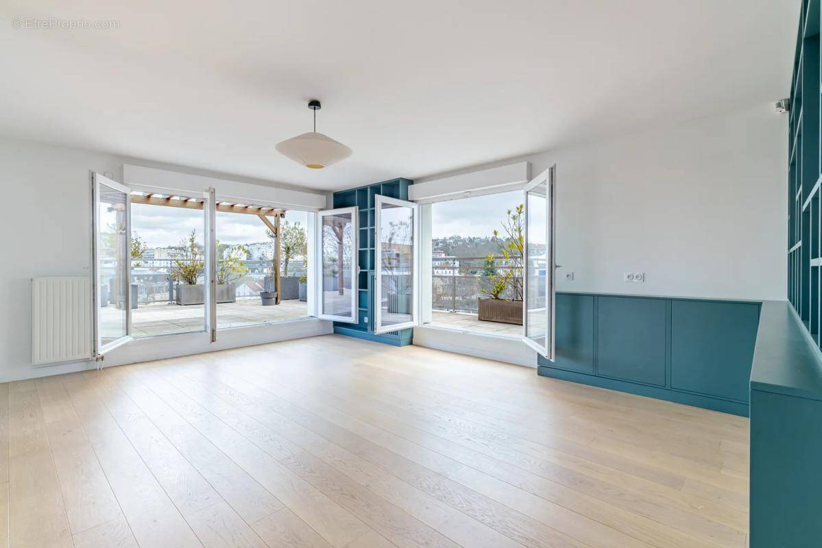 Appartement à LE PERREUX-SUR-MARNE