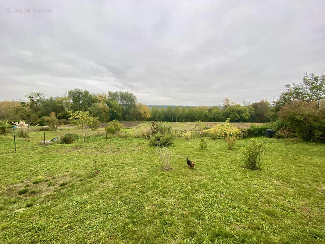 Maison à VIC-SUR-AISNE