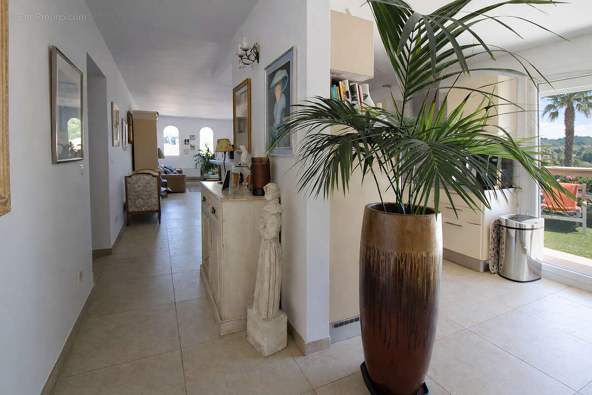 Appartement à LA COLLE-SUR-LOUP