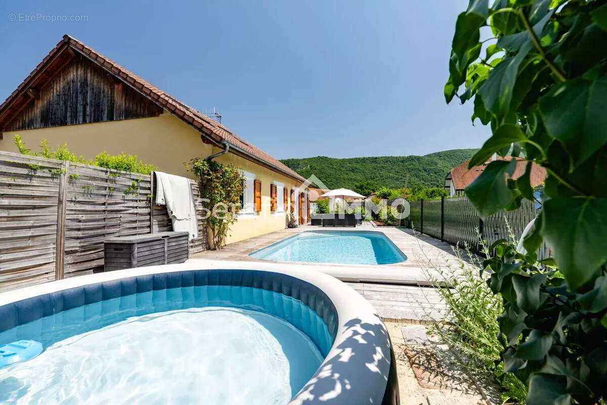 Maison à QUINTAL