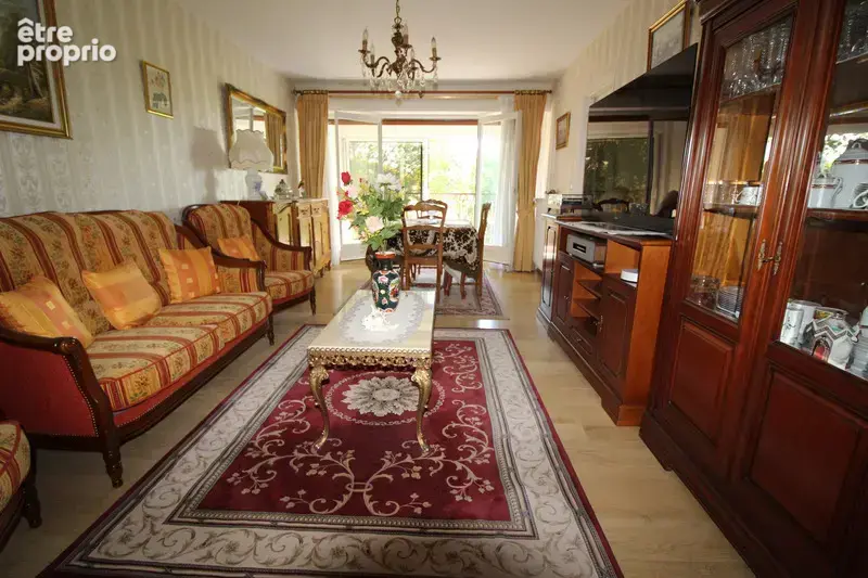Appartement avec ASCENCEUR à vendre avec 3 CHAMBRES et 5 pièces LA ROCHE SUR YON (85) - photo 2