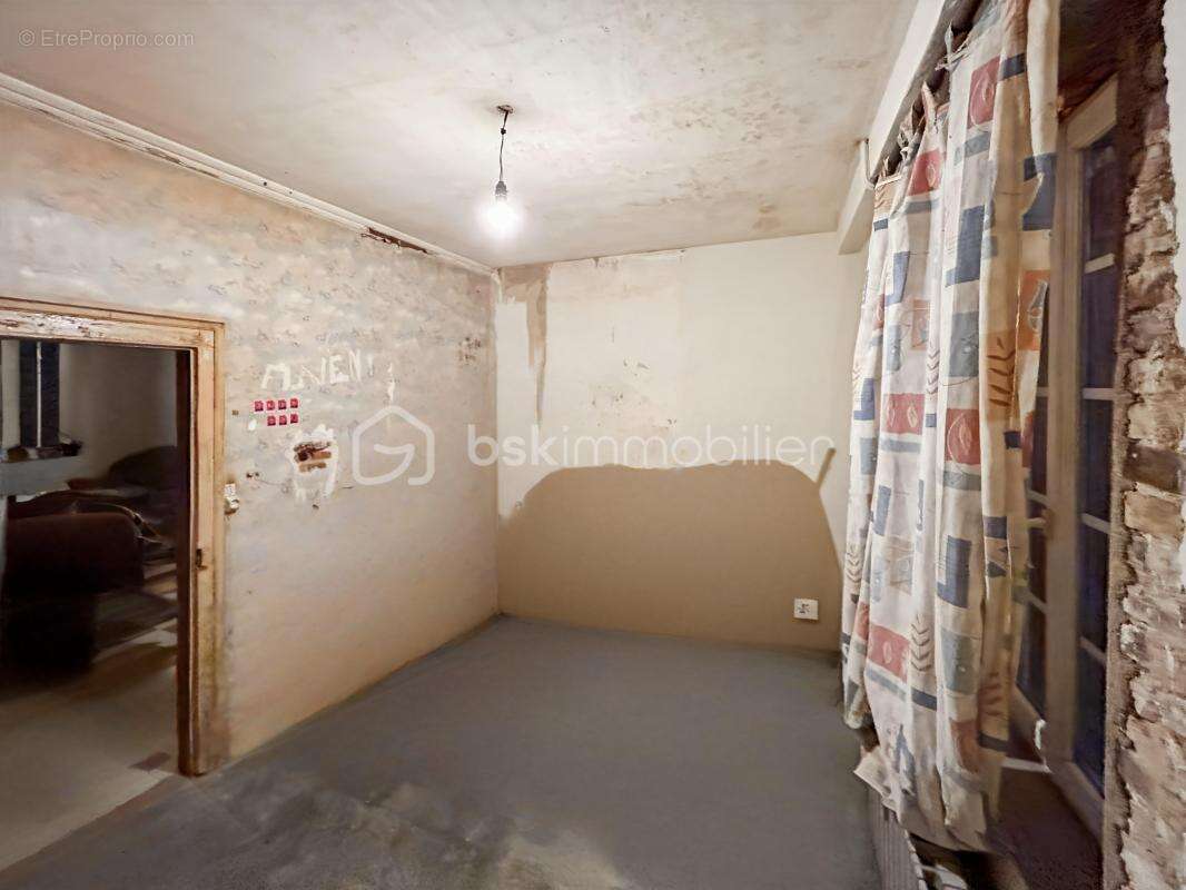 Maison à LA CHAPELLE-SUR-AVEYRON