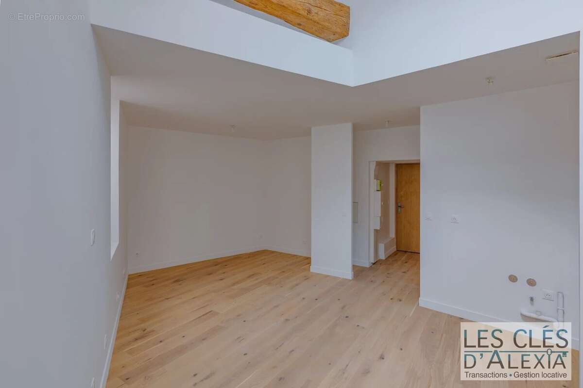 Appartement à SAINT-GENIS-LAVAL