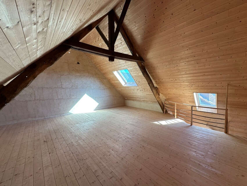 Maison à SAINT-GERVAIS-D'AUVERGNE