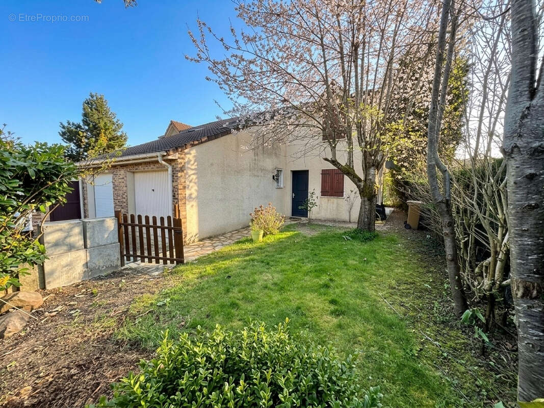 Maison à LISSES