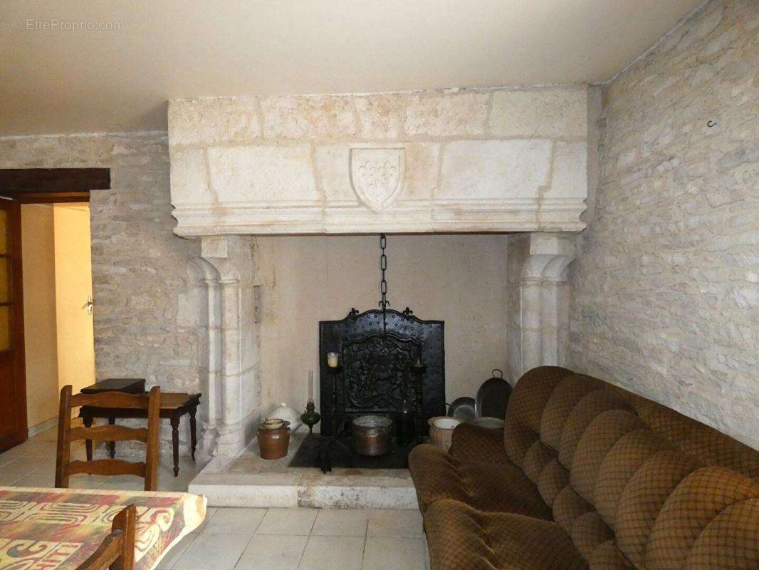 Maison 160 m2 / 4 chambres / 2 granges / terrain 3500m² environ - photo 9