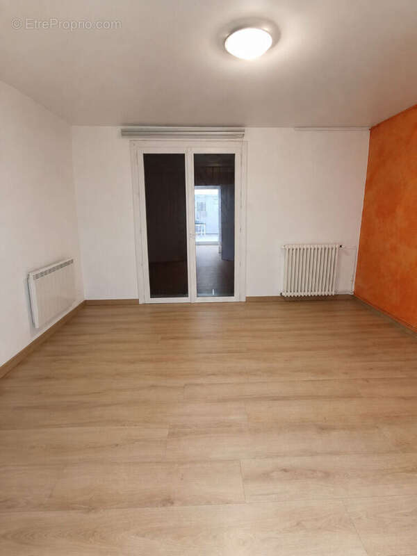 Maison de rapport locatif 7% brut avec un T4 et un local  Saint Pierre Du Mont - photo 5