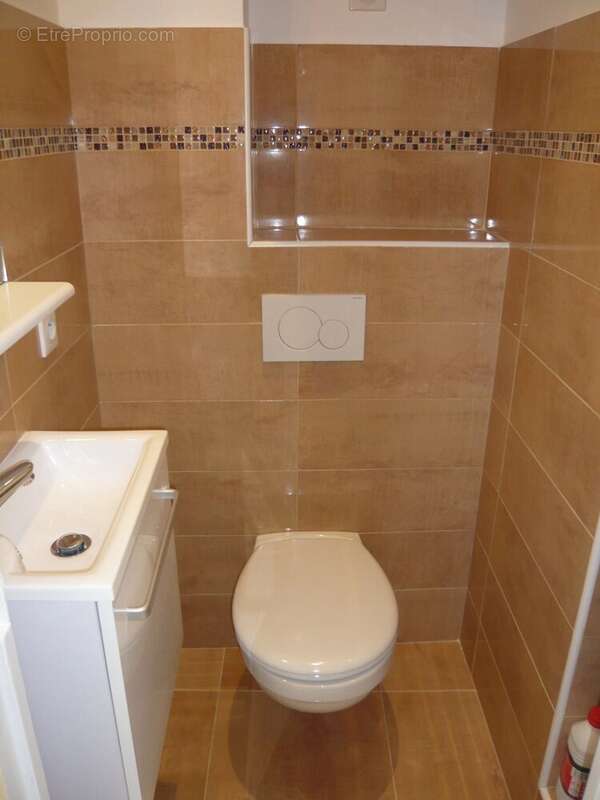 Salle de bains Carrelage - Appartement à NICE