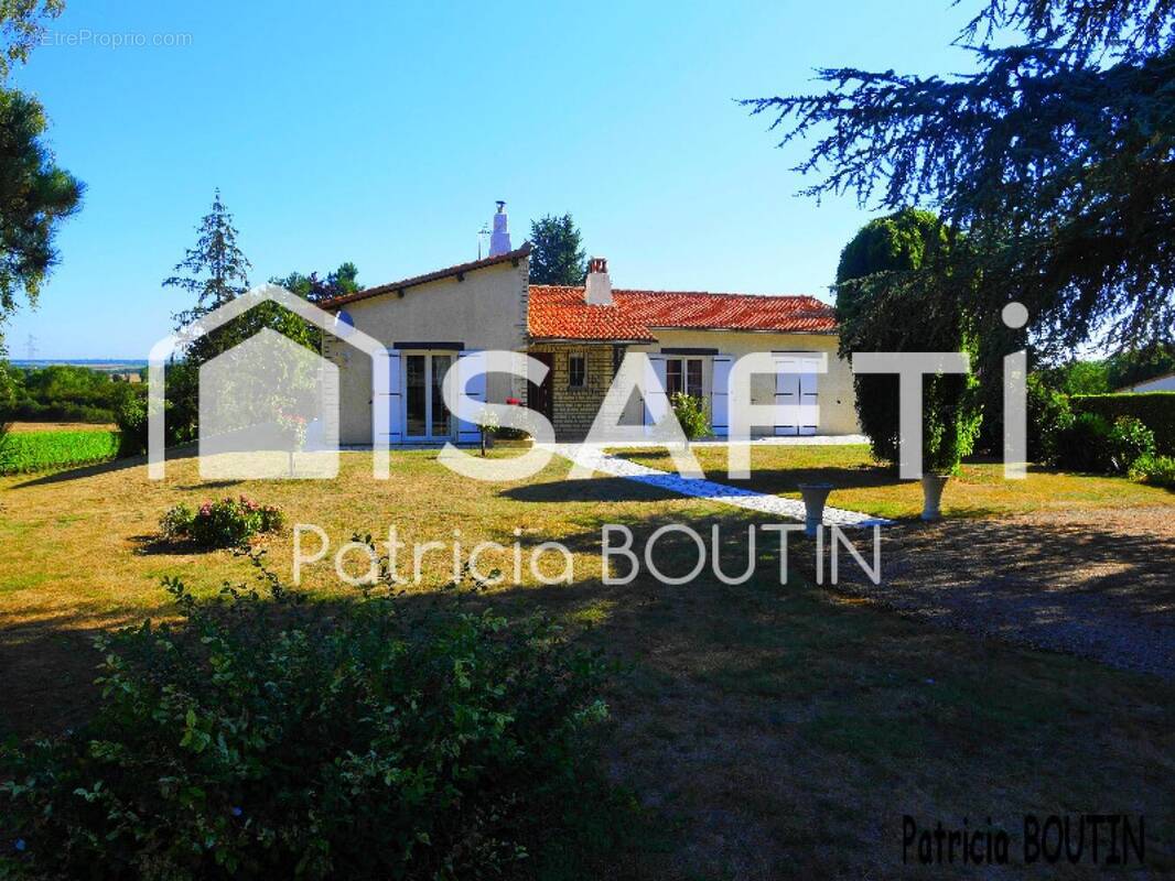 Photo 1 - Maison à SAINT-GELAIS