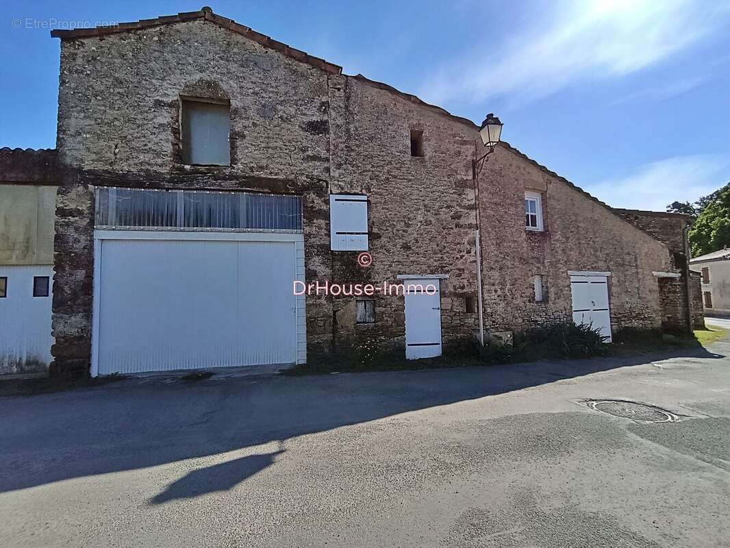 Maison à SIGOURNAIS