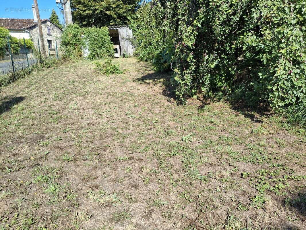 Maison à CHASSENEUIL-SUR-BONNIEURE