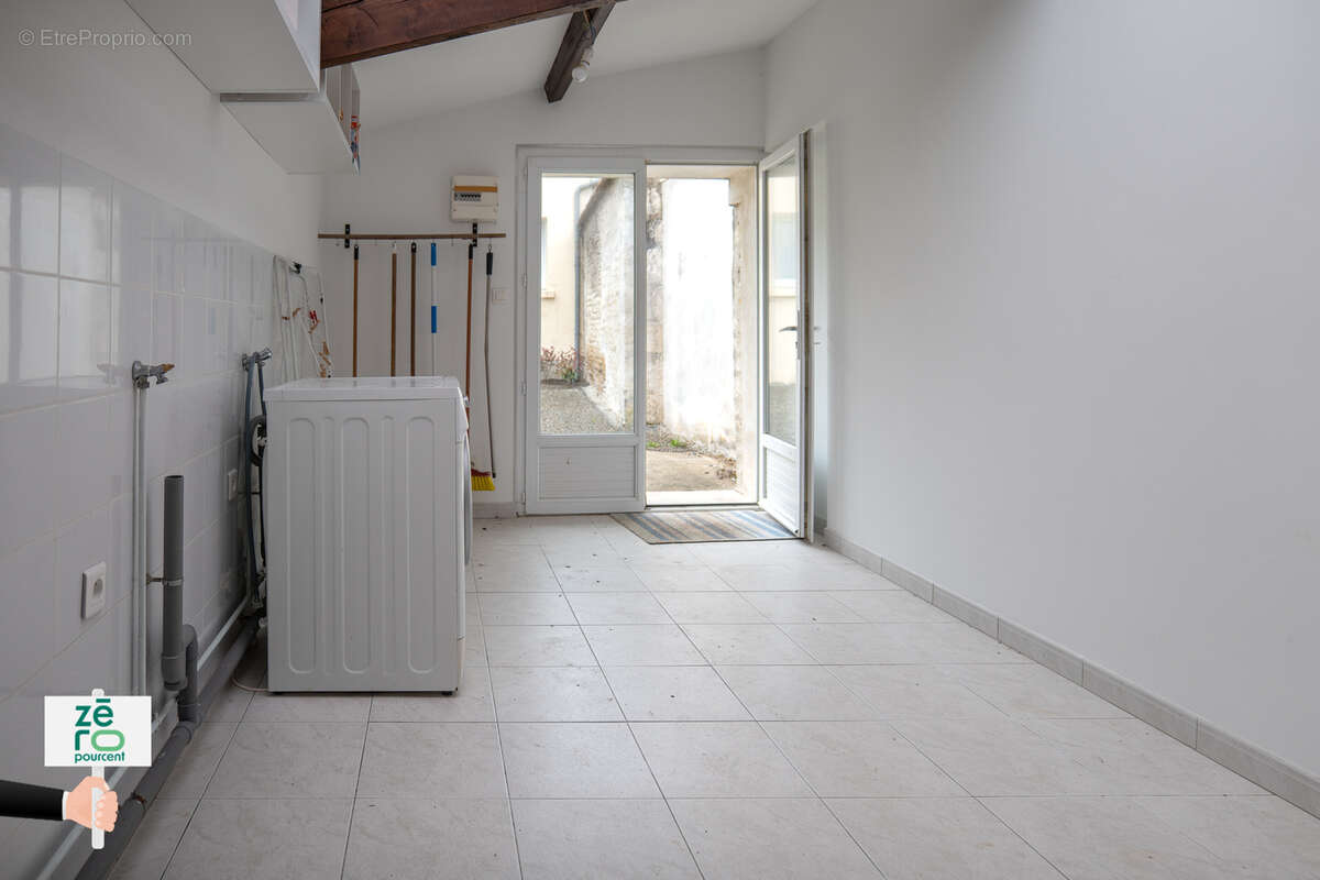 Maison à CHAMPAGNE-LES-MARAIS